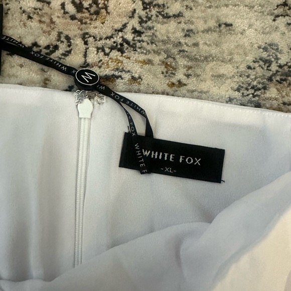WHITE FOX NWT New Flame Mini Skirt in WHITE - Picture 3 of 4